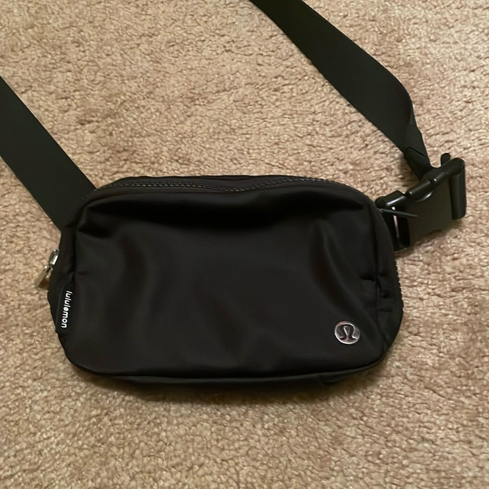 Lululemon belt bag